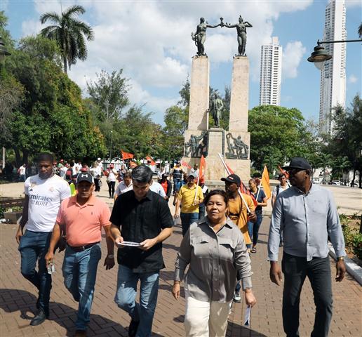 trabajadores-panamenos-exigen-sustitucion-de-ministro-de-comercio