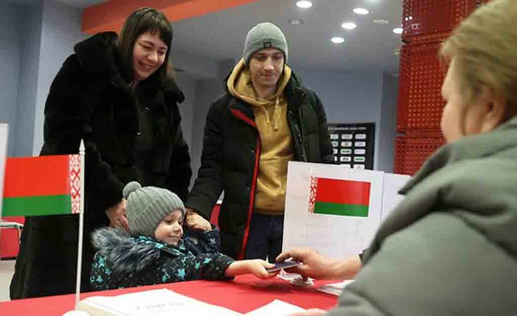 alta-participacion-en-comicios-parlamentarios-belarusos