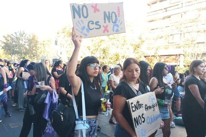 chilenas-dicen-no-a-la-violencia-y-reclaman-mayores-derechos