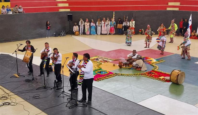 cantos-de-america-abren-en-ecuador-evento-sobre-pueblos-originarios