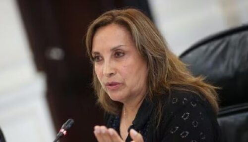 presidenta-de-peru-comparecio-ante-fiscalia-que-la-investiga