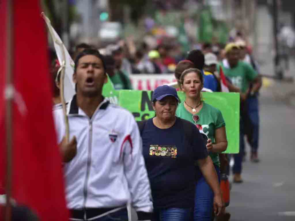 marcha-de-campesinos-paraguayos-por-reivindicaciones-historicas