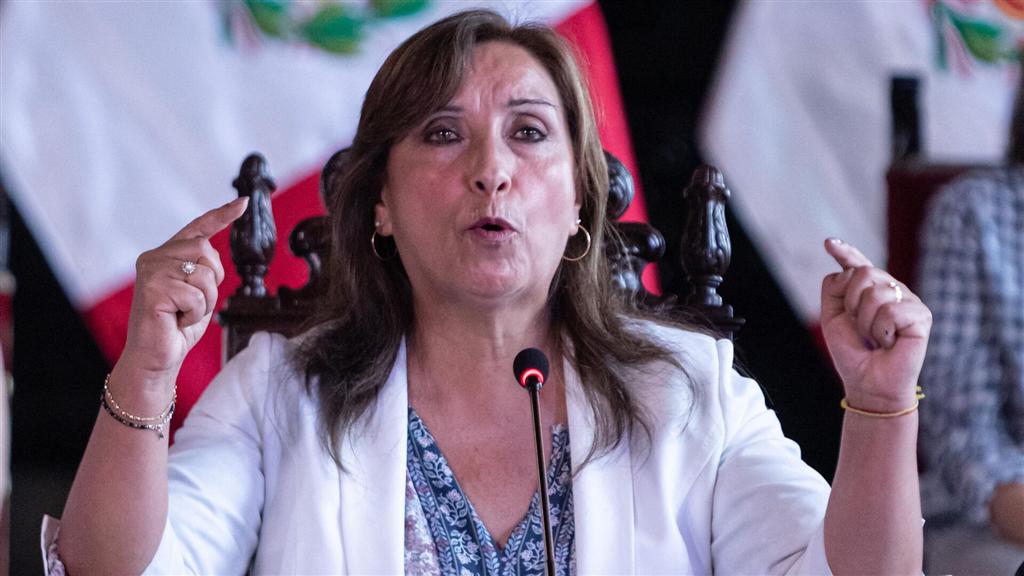 presidenta-de-peru-desmiente-a-ministro-y-niega-debilidad-de-gobierno