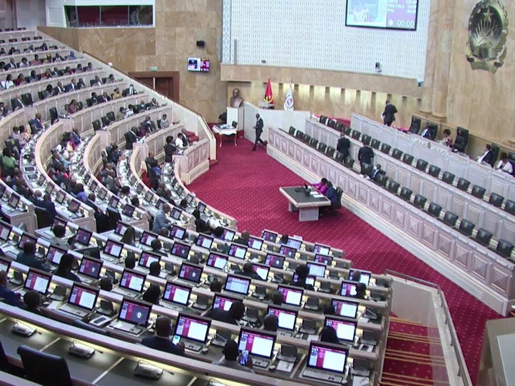 parlamento-de-angola-aprobo-modificacion-de-codigo-penal
