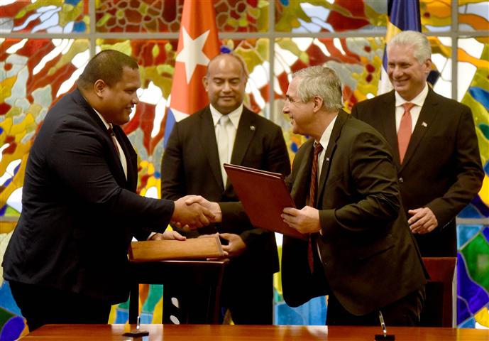 cuba-y-nauru-firman-acuerdos-bilaterales-en-areas-de-interes-mutuo