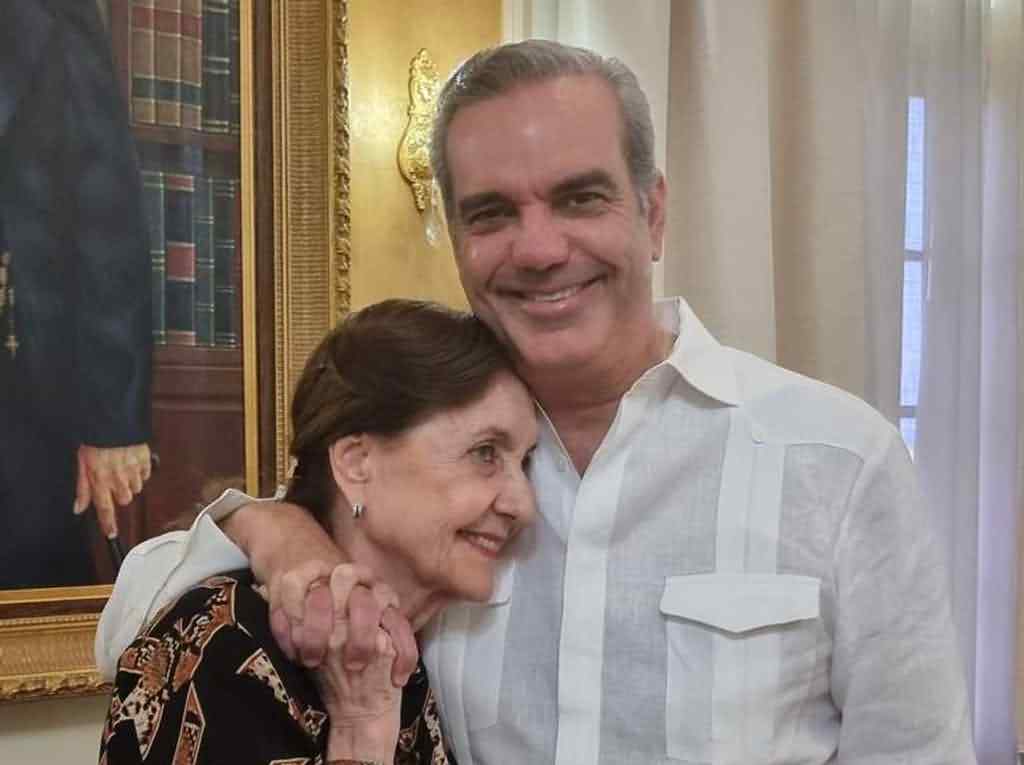 presidente-luis-abinader-felicita-a-las-madres-dominicanas
