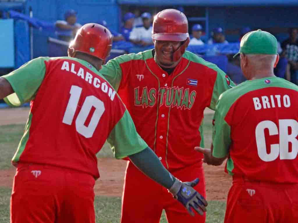 las-tunas-gana-juego-historico-en-playoff-del-beisbol-cubano