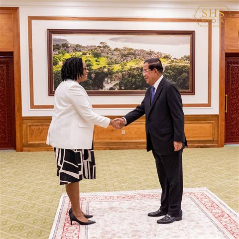 presidente-senado-de-cambodia-reitera-apoyo-a-cuba-contra-bloqueo