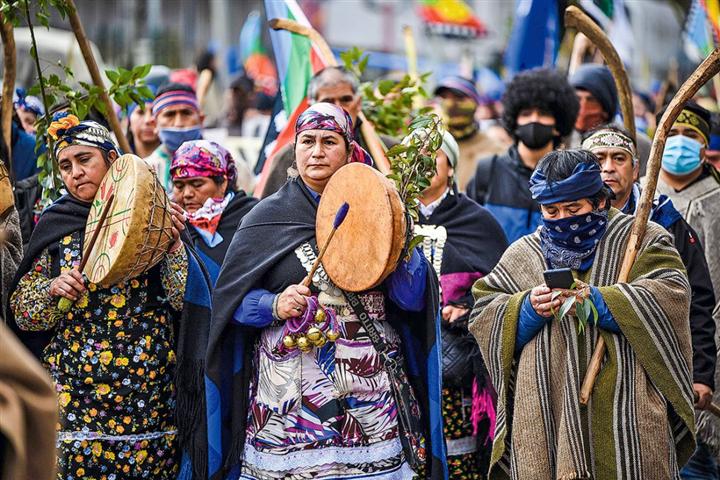 Piden restituir tierras y ayuda social a mapuches en Chile | Diario ...