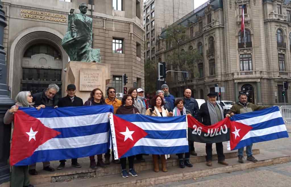 chilenos-reclaman-a-su-gobierno-brindar-apoyo-a-cuba