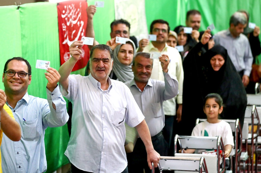cierran-centros-electorales-en-iran-tras-una-jornada-extendida