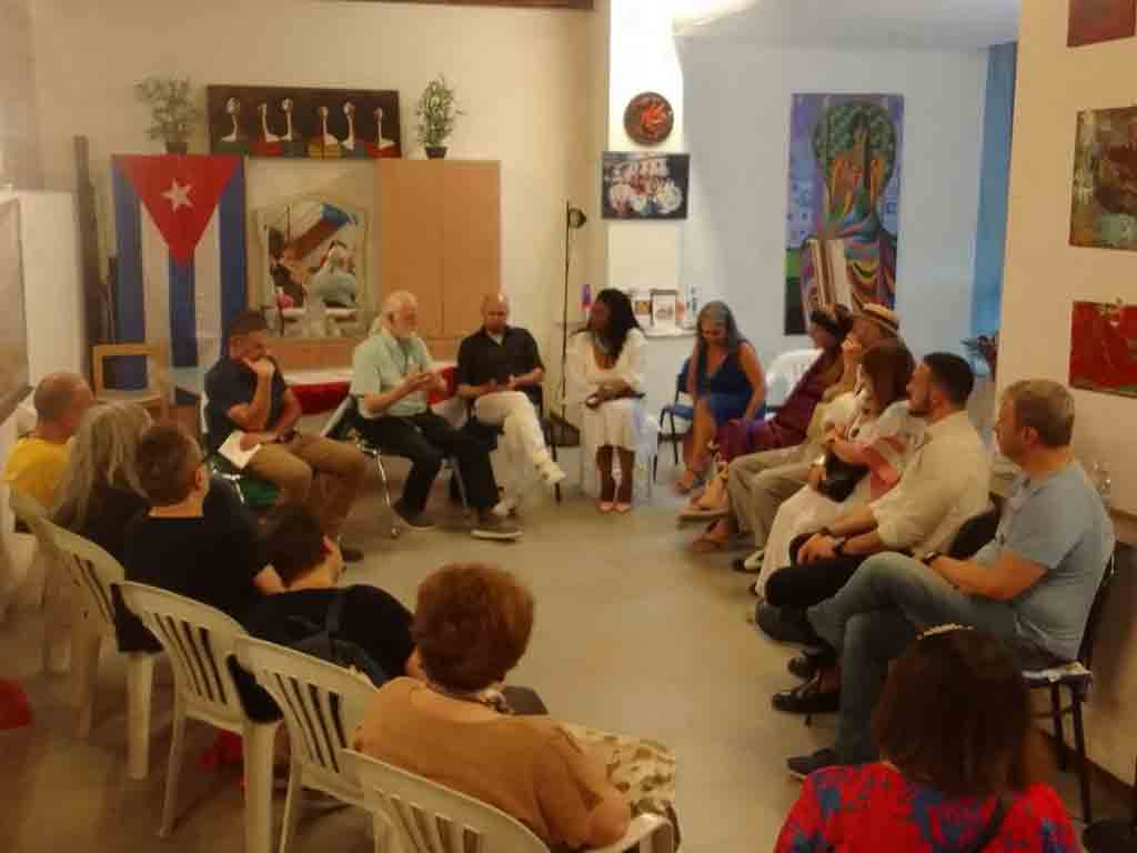 cubanos-residentes-en-italia-unidos-en-preparacion-de-evento-regional