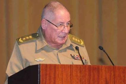 el-jefe-del-departamento-militar-cubano-visita-belarus