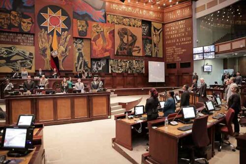 normativa-desata-otra-pugna-entre-legislativo-y-ejecutivo-en-ecuador