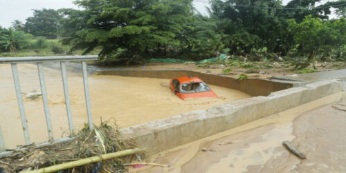 atrapados-unos-60-costarricenses-por-derrumbes-a-causa-de-lluvias