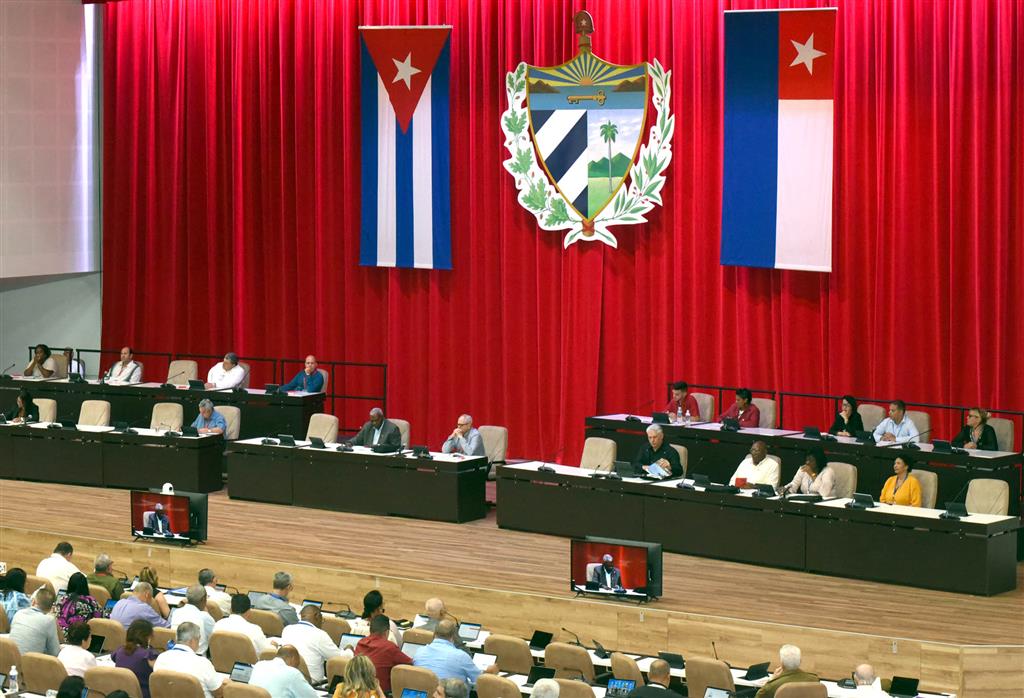 asamblea-nacional-de-cuba-ratifico-acuerdos-y-decretos-leyes