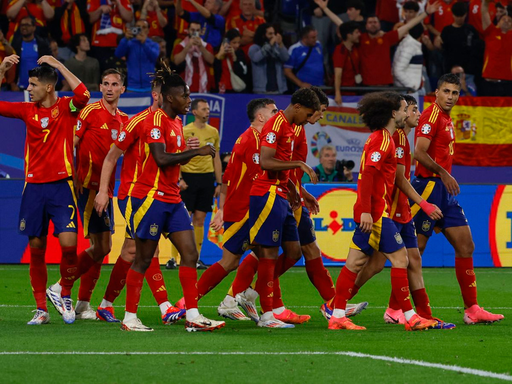 espana-se-tine-de-rojo-y-aguarda-a-inglaterra-en-eurocopa