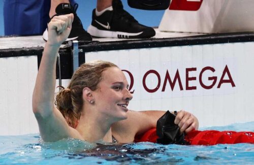 canadiense-mcintosh-saco-su-primer-oro-de-piscinas-olimpicas