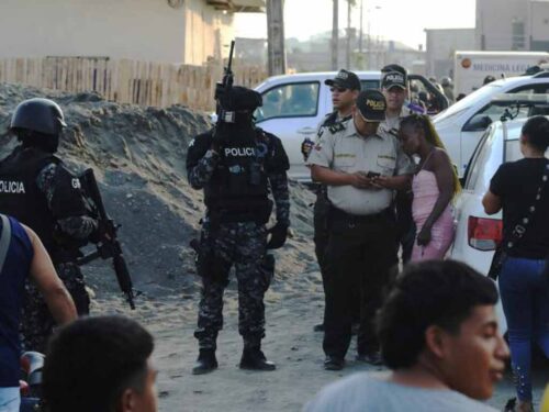 atacan-a-tiros-autobus-con-trabajadores-espanoles-en-ecuador