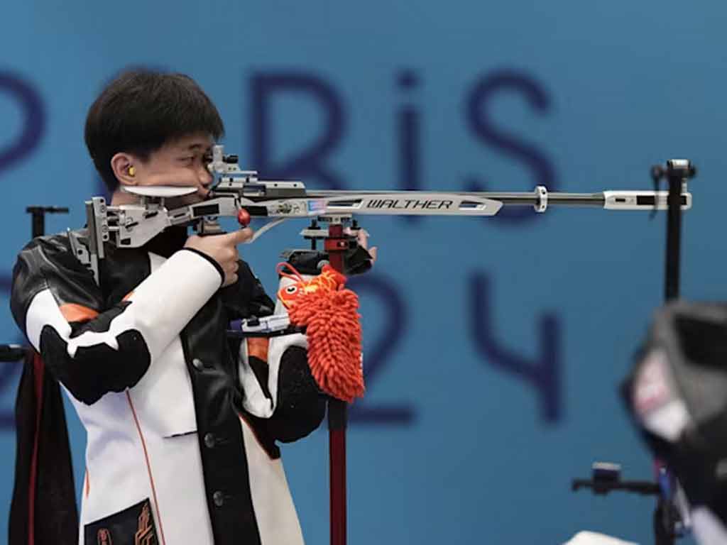 chino-yukun-liu-dorado-en-tiro-olimpico-de-paris-2024