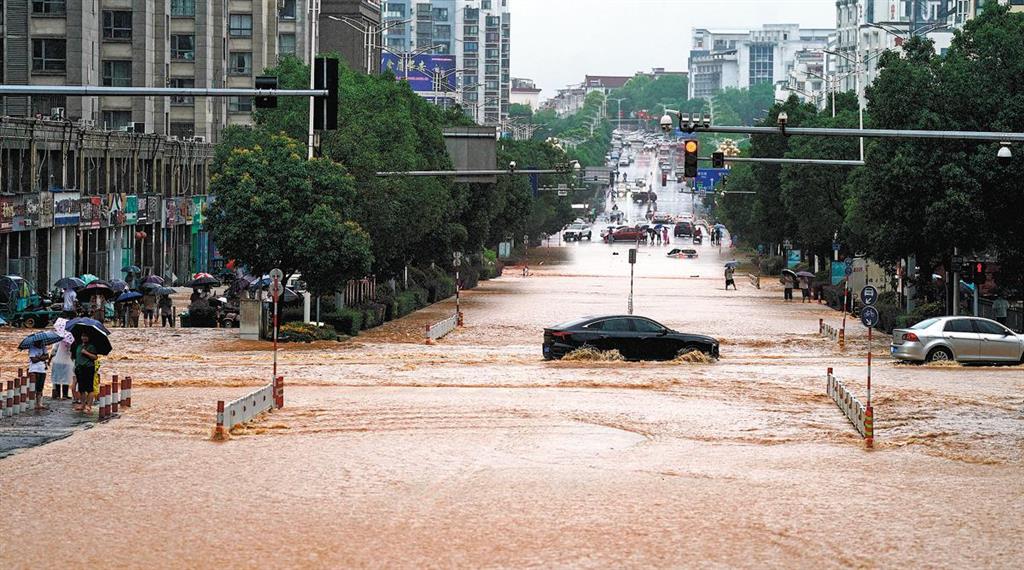 continuan-lluvias-torrenciales-en-noroeste-de-japon