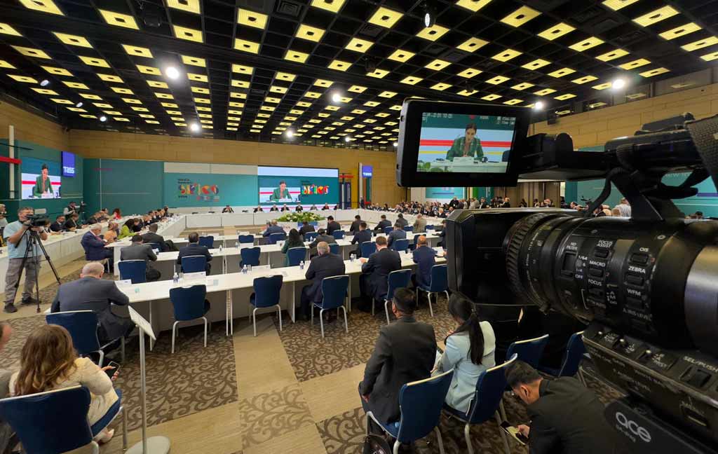 sesiona-en-moscu-cumbre-de-medios-de-comunicacion-del-brics