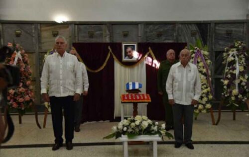 raul-castro-y-diaz-canel-en-honras-funebres-de-militar-heroe-de-cuba