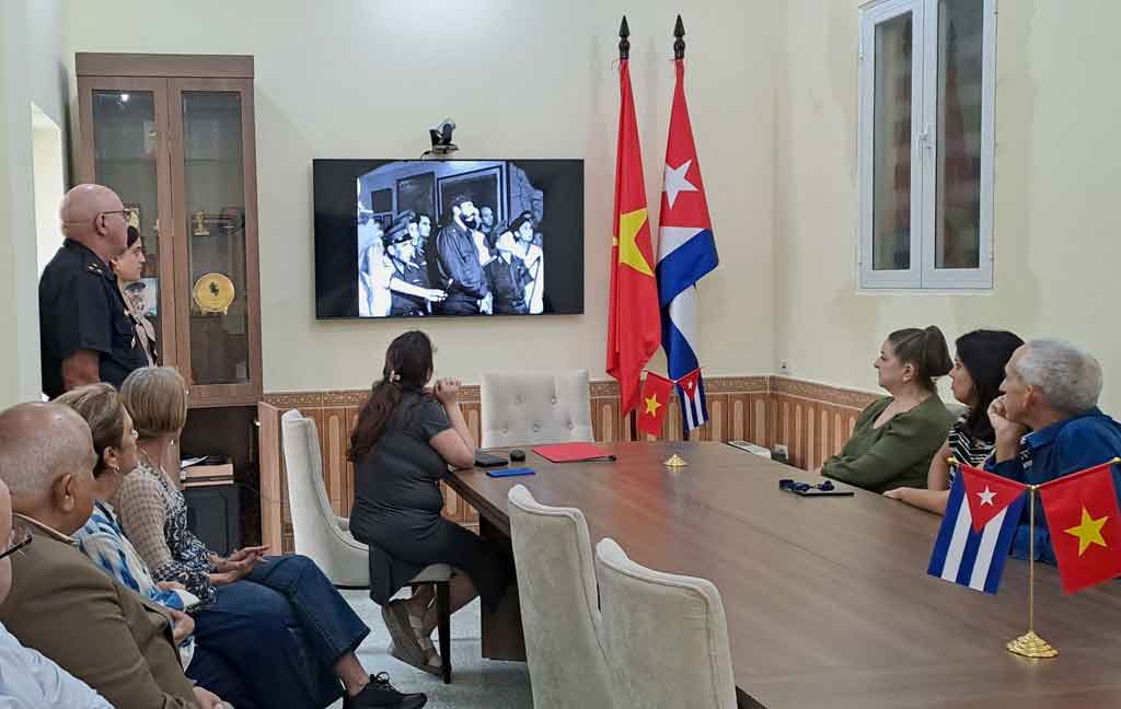 rememoran-en-hanoi-primera-visita-de-fidel-castro-a-vietnam