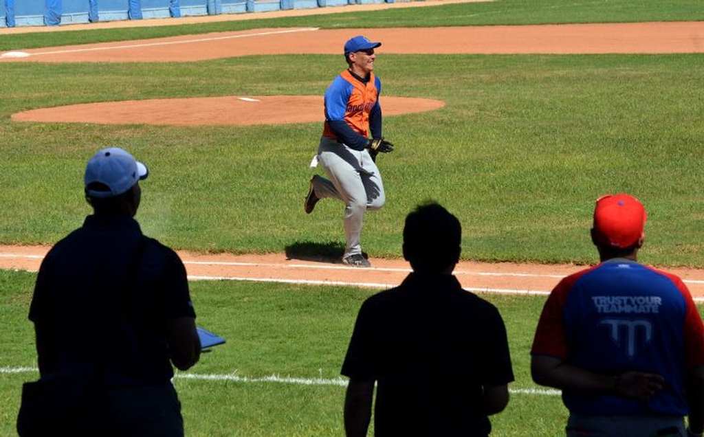 realizan-en-la-habana-pruebas-de-talentos-a-jovenes-beisbolistas