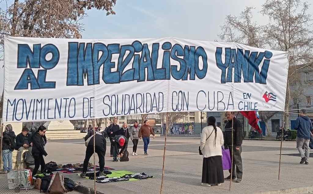 solidaridad-con-cuba-y-palestina-en-marcha-por-la-memoria-en-chile