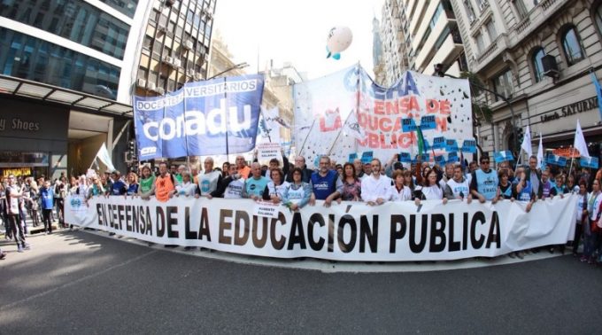 frente-universitario-argentino-realiza-otro-paro-de-24-horas