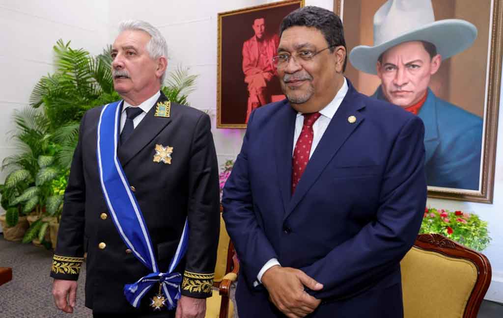 nicaragua-condecoro-con-orden-jose-de-marcoleta-a-embajador-de-rusia