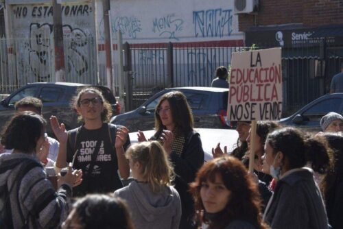 profesores-de-secundaria-van-al-paro-en-uruguay