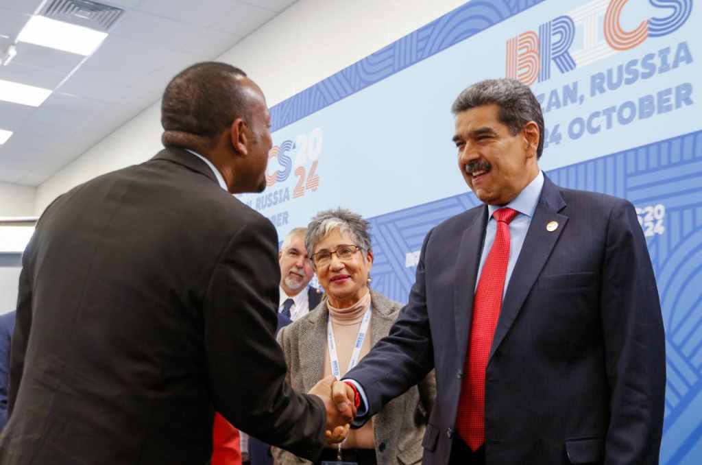 maduro-dialoga-con-homologos-en-el-contexto-de-la-cumbre-brics