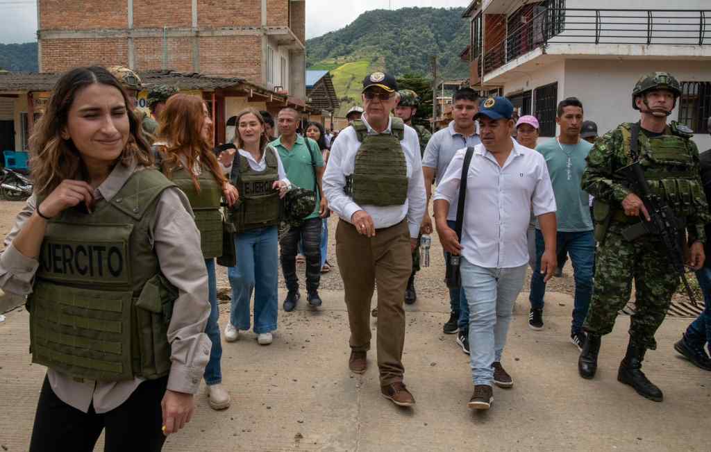 delegacion-del-gobierno-de-colombia-dialogo-con-pobladores-de-cauca