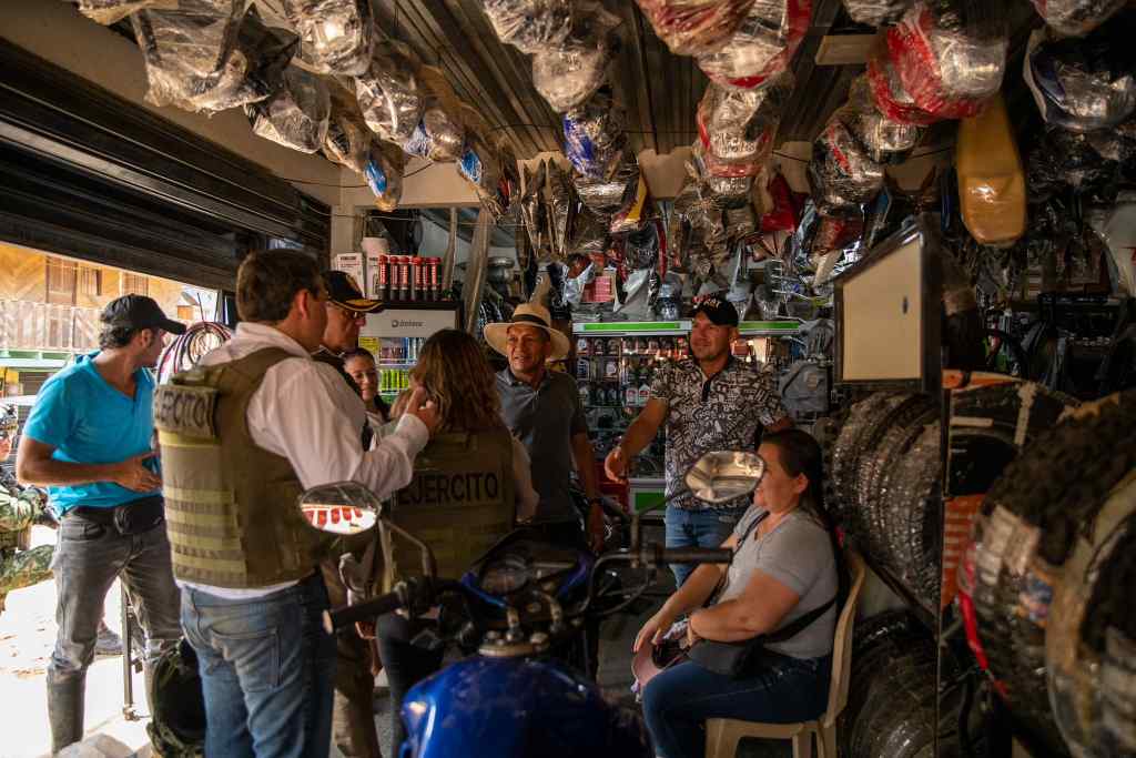 delegacion-del-gobierno-de-colombia-dialogo-con-pobladores-de-cauca