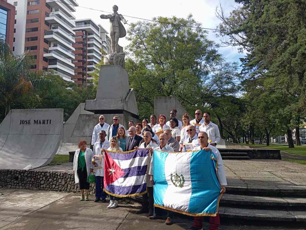 despiden-a-grupo-de-medicos-de-cuba-tras-fin-de-mision-en-guatemala