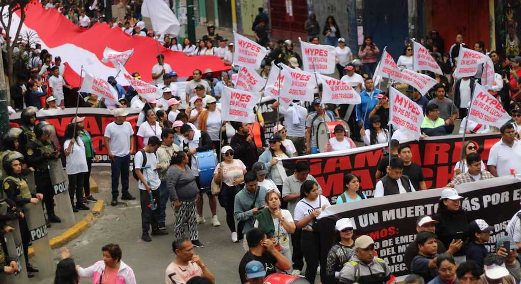 paro-mayoritario-de-transportes-y-pequenos-empresarios-en-peru