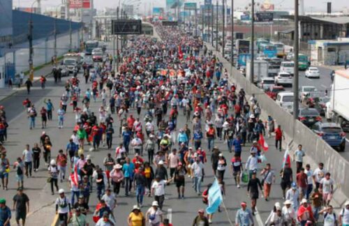 transportistas-de-peru-suspenden-paro-y-anuncian-huelga-nacional