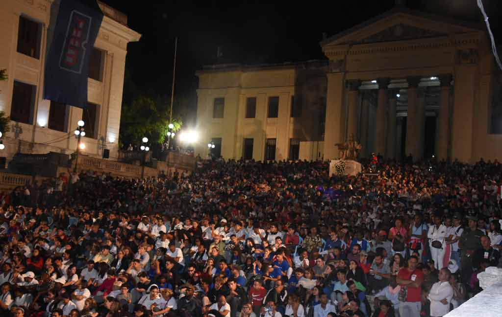 participa-presidente-de-cuba-en-homenaje-de-juventud-a-fidel-castro