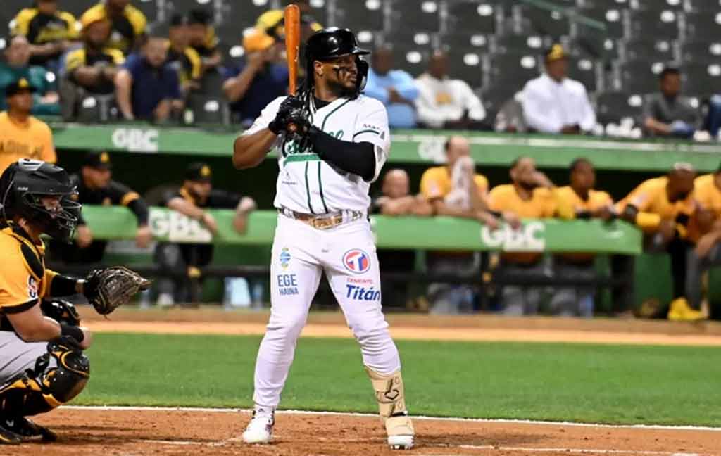 aguilas-y-leones-primeros-al-terreno-en-liga-dominicana-de-beisbol