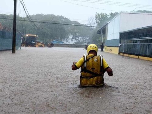 tres-muertos-y-cinco-desaparecidos-en-costa-rica-tras-lluvias