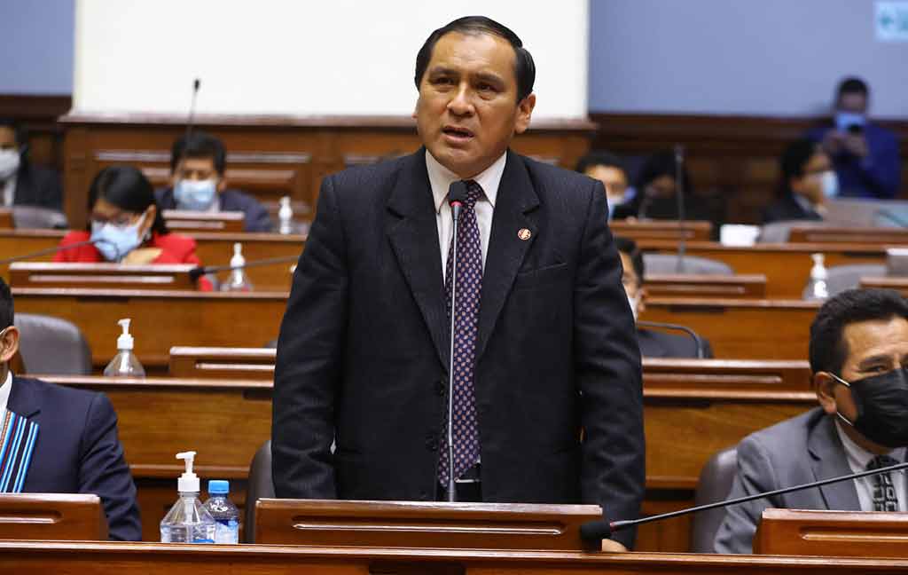 congresista-afirma-que-hubo-racismo-en-censura-a-ministro-en-peru