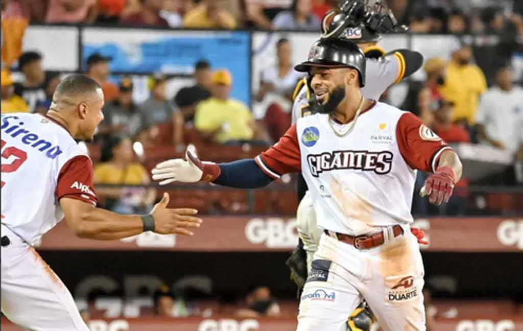 gigantes-sube-a-la-cuarta-posicion-en-liga-dominicana-de-beisbol