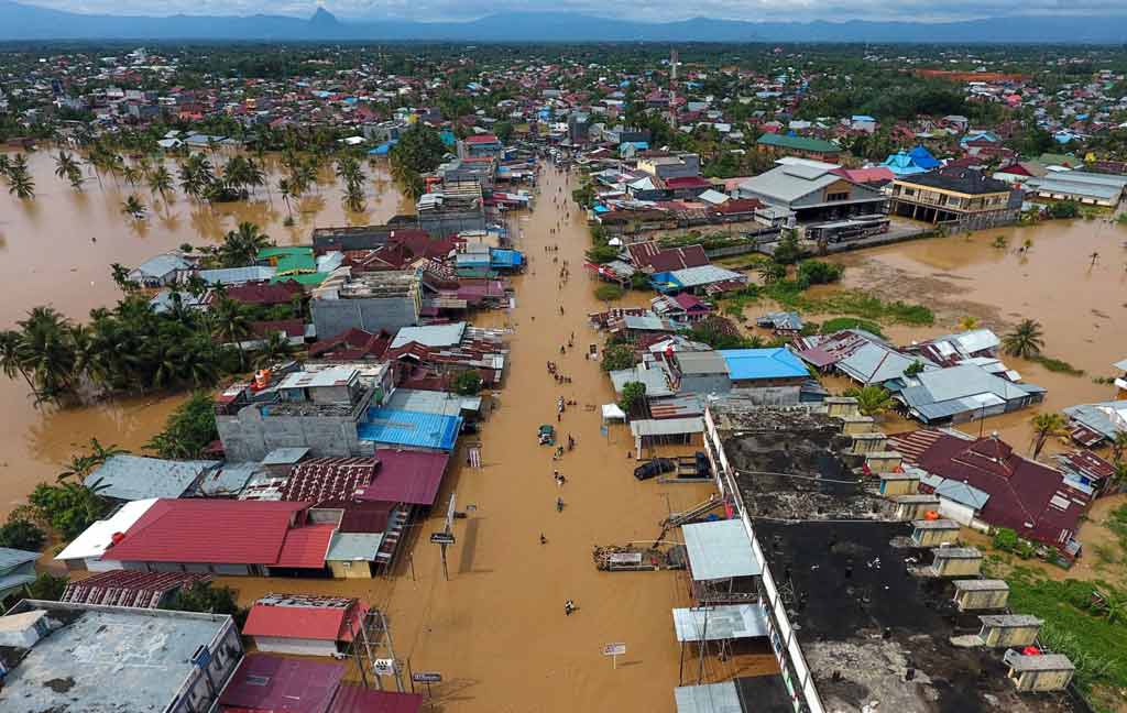 muertos-en-indonesia-por-aludes-e-inundaciones-repentinas-llegan-a-20