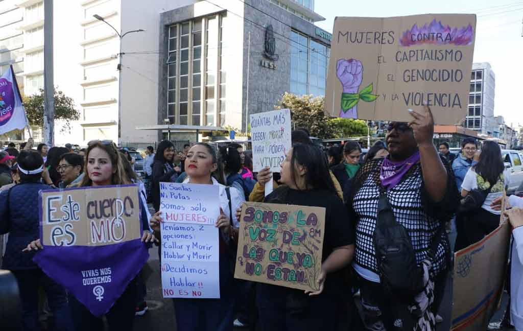 mujeres-en-ecuador-marchan-contra-violencia-y-amenazas-del-gobierno