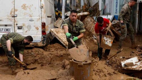 gobierno-espanol-redobla-ayudas-y-envia-mas-militares-a-valencia