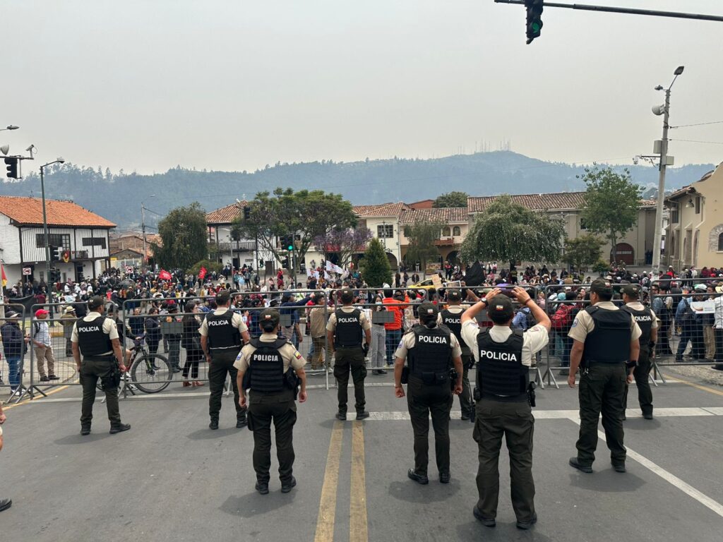 grupos-sociales-marchan-en-cuenca-en-rechazo-a-cumbre-iberoamericana