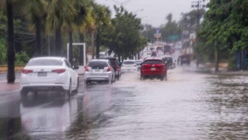 llueve-fuerte-y-seguido-en-capital-dominicana16-provincias-en-alerta