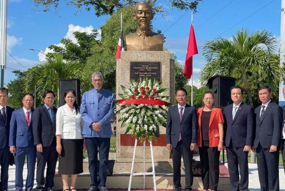 tributo-en-dominicana-a-procer-independencia-de-vietnam-ho-chi-minh